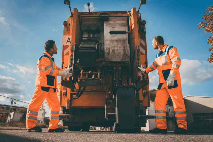 collecte de déchets en benne à ordures ménagères
